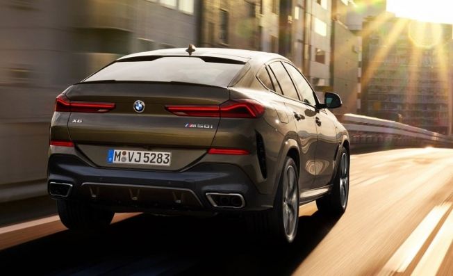 BMW X6 M50i - posterior