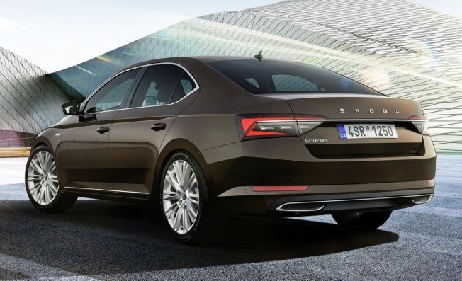 Skoda Superb 2020 - posterior