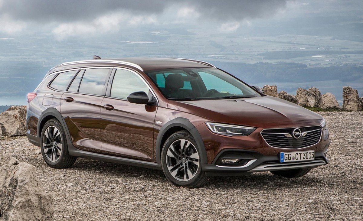 El Opel Insignia Country Tourer se marcha por la puerta de atrás