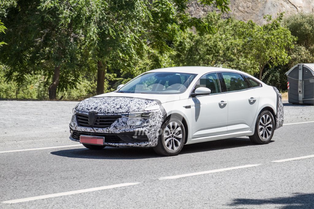 El nuevo Renault Talismán 2020 comienza a perder camuflaje