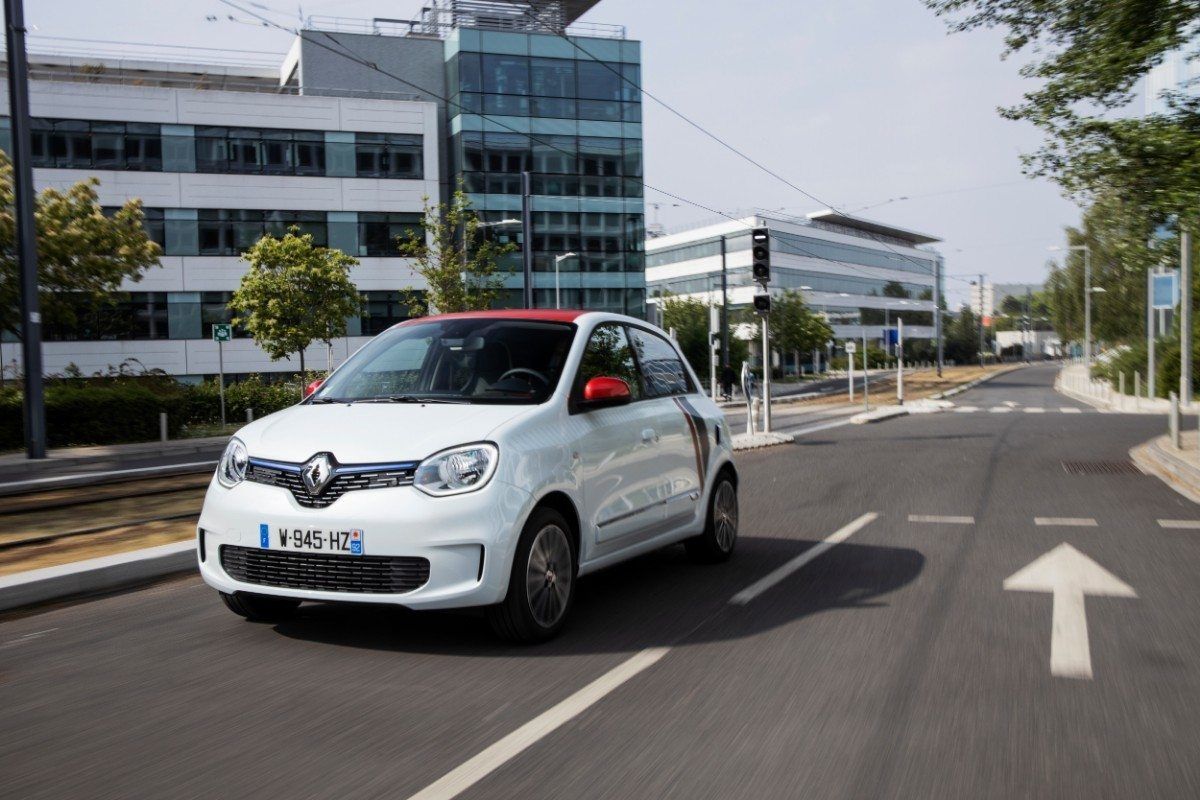 Francia - Junio 2019: El Renault Twingo revive gracias a su última actualización