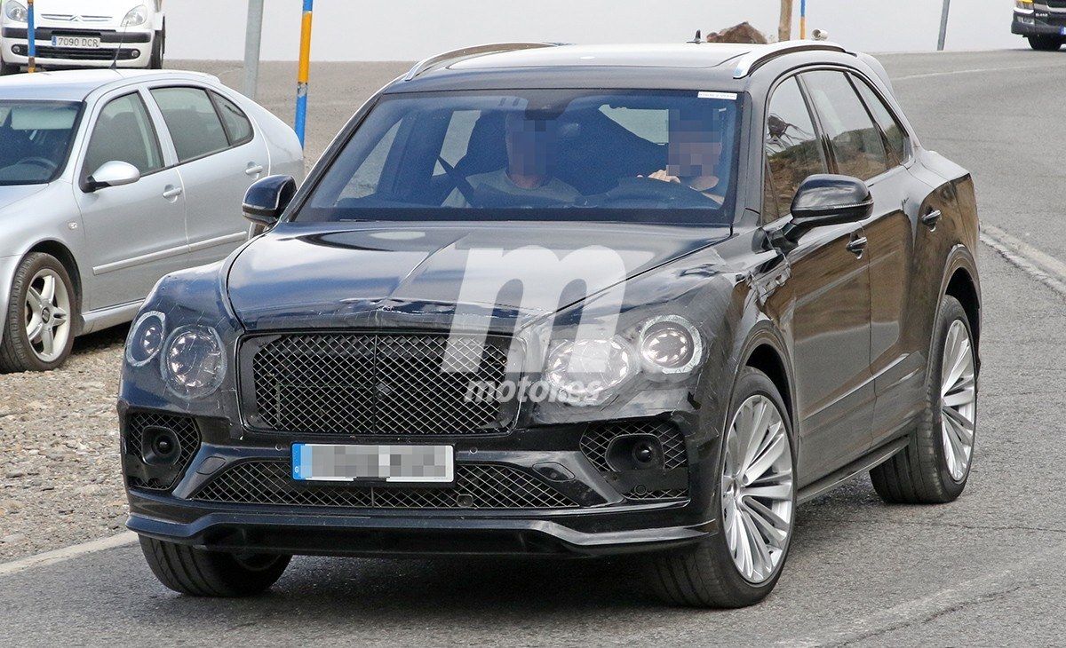 El Bentley Bentayga camina imparable hacia su restyling