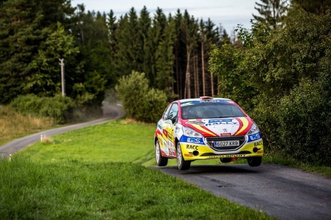 Efrén Llarena y Sara Fernández, campeones del ERC3 Junior