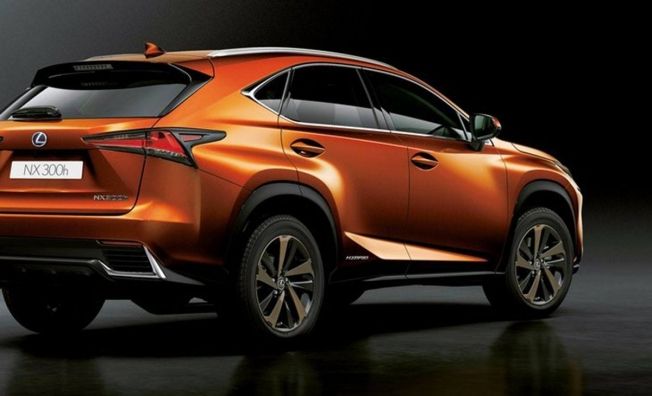 Lexus NX 300h Naranja Carnelian - posterior