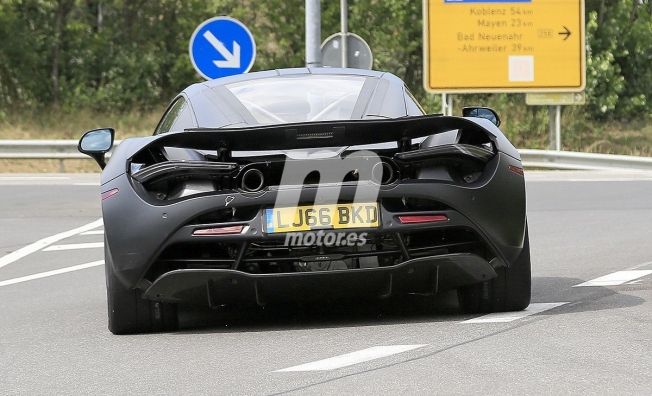 McLaren 750LT 2020 - foto espía posterior