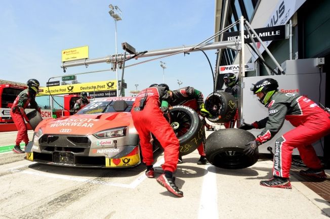 René Rast bate a Nico Müller para ganar en Brands Hatch