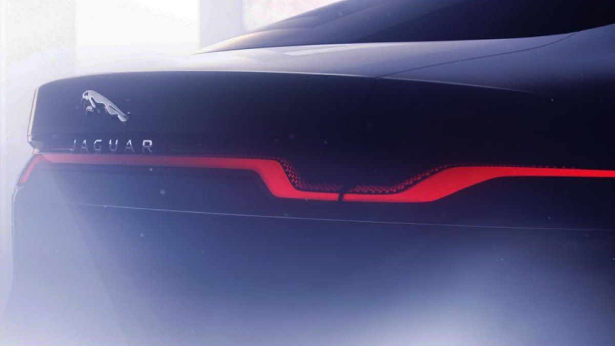 Un teaser del futuro Jaguar XJ se cuela en la presentación del Defender