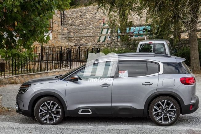 Citroën C5 Aircross Hybrid - foto espía lateral