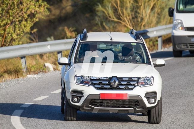 Renault Duster 2020 - foto espía frontal