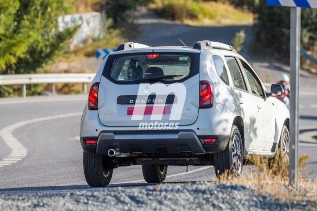 Renault Duster 2020 - foto espía posterior