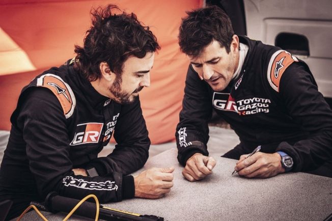 Fernando Alonso debuta en la Lichtenburg 400 con Marc Coma de copiloto