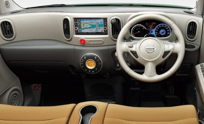 Nissan Cube - interior