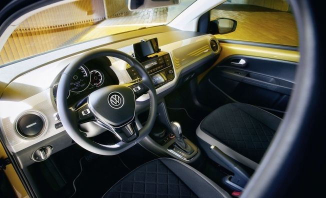 Volkswagen e-up! 2020 - interior