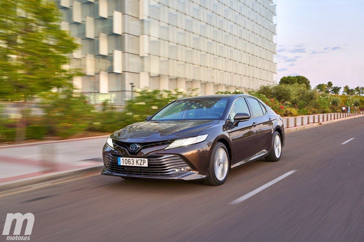 Toyota Camry 2020, la berlina híbrida aterriza en España