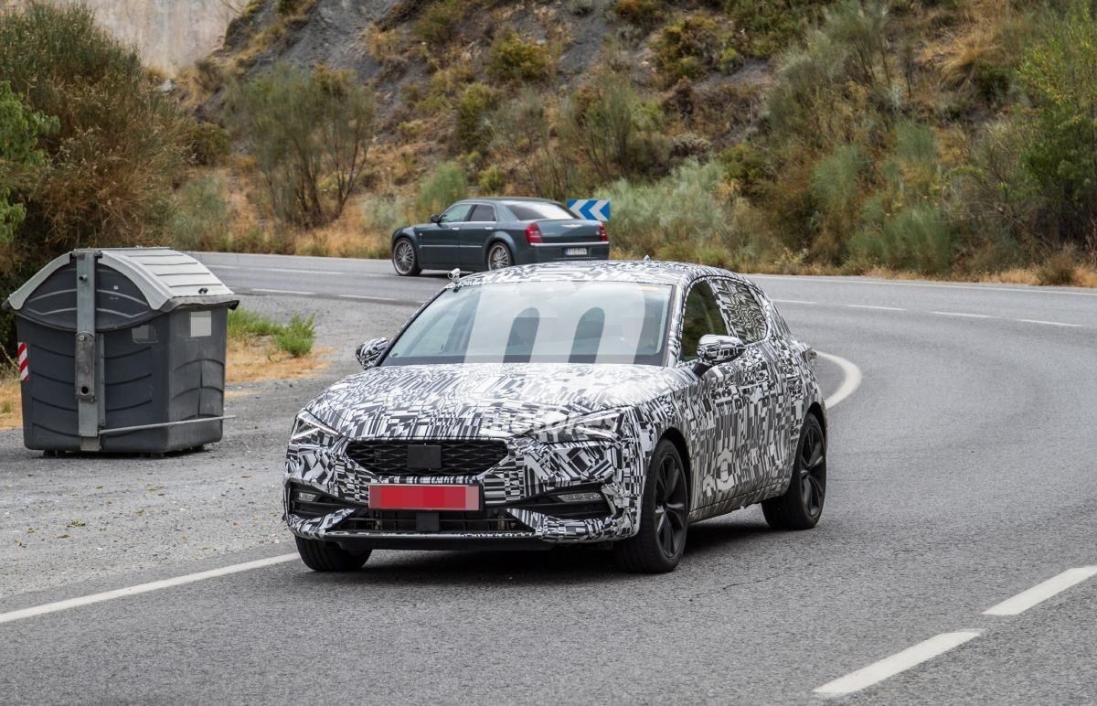 ¡Cazado el nuevo SEAT León PHEV! Un vistazo al futuro compacto híbrido enchufable