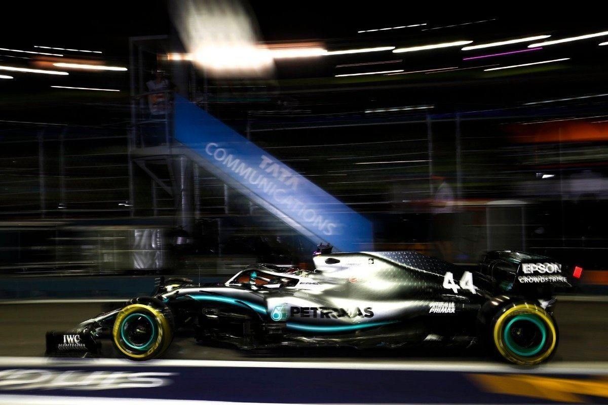 Hamilton, el más rápido en los primeros libres en Singapur