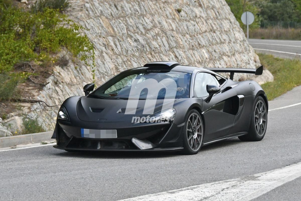 McLaren 620R, el nuevo deportivo británico cazado por primera vez