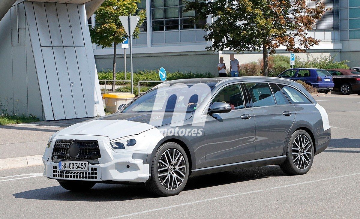 El nuevo Mercedes Clase E All-Terrain 2020 se deja ver a plena luz del día