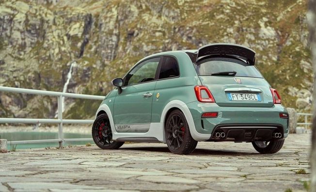 Abarth 695 70º Anniversario - posterior