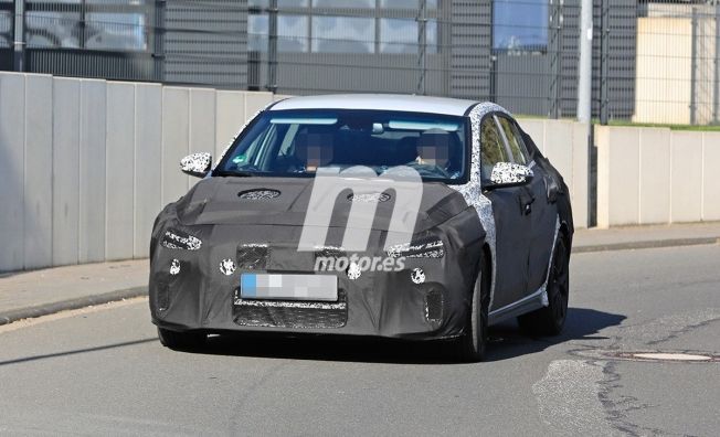 Hyundai i30 Fastback N 2021 - foto espía frontal