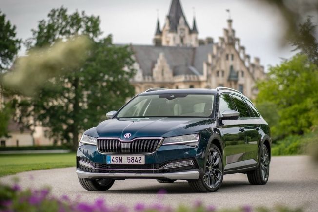 El Skoda Superb celebra su 85 aniversario en plena renovación