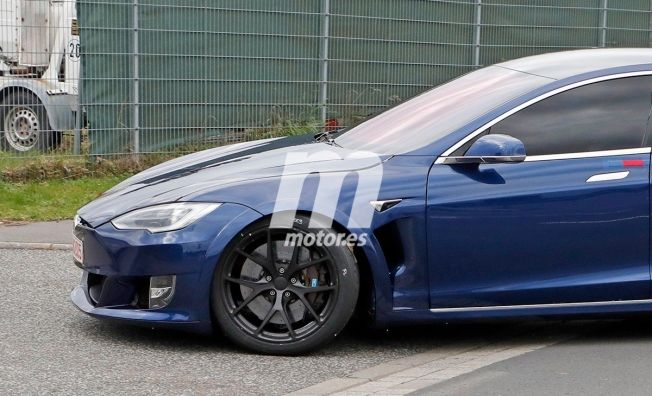 Tesla Model S P100D+ PLAID - foto espía