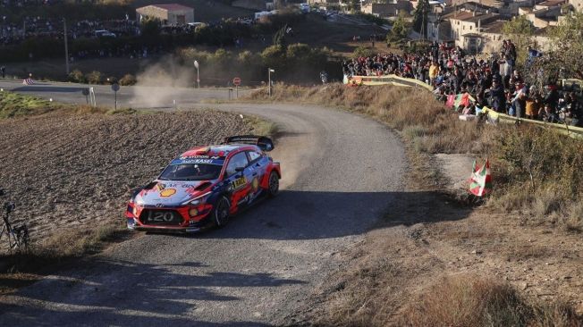 Thierry Neuville coge el relevo de Sébastien Loeb en el Rally RACC