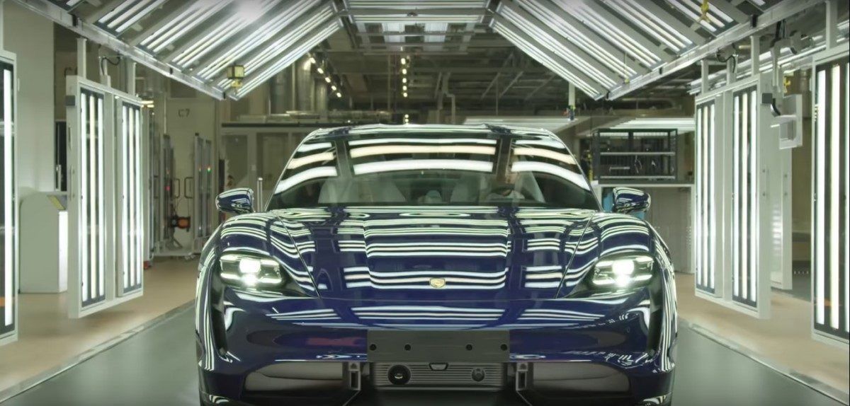 Porsche muestra un vídeo de la producción del nuevo Taycan en Zuffenhausen