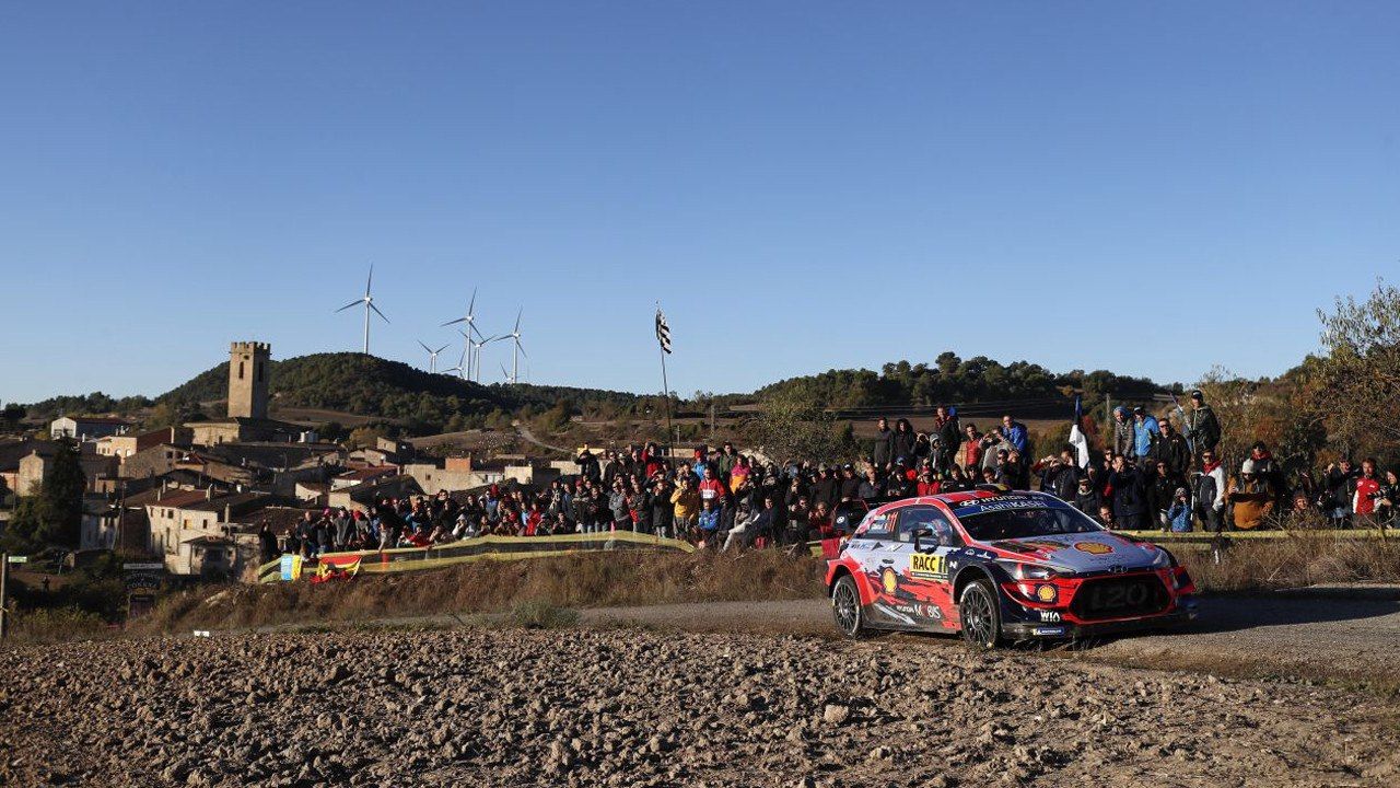 Thierry Neuville coge el relevo de Sébastien Loeb en el Rally RACC