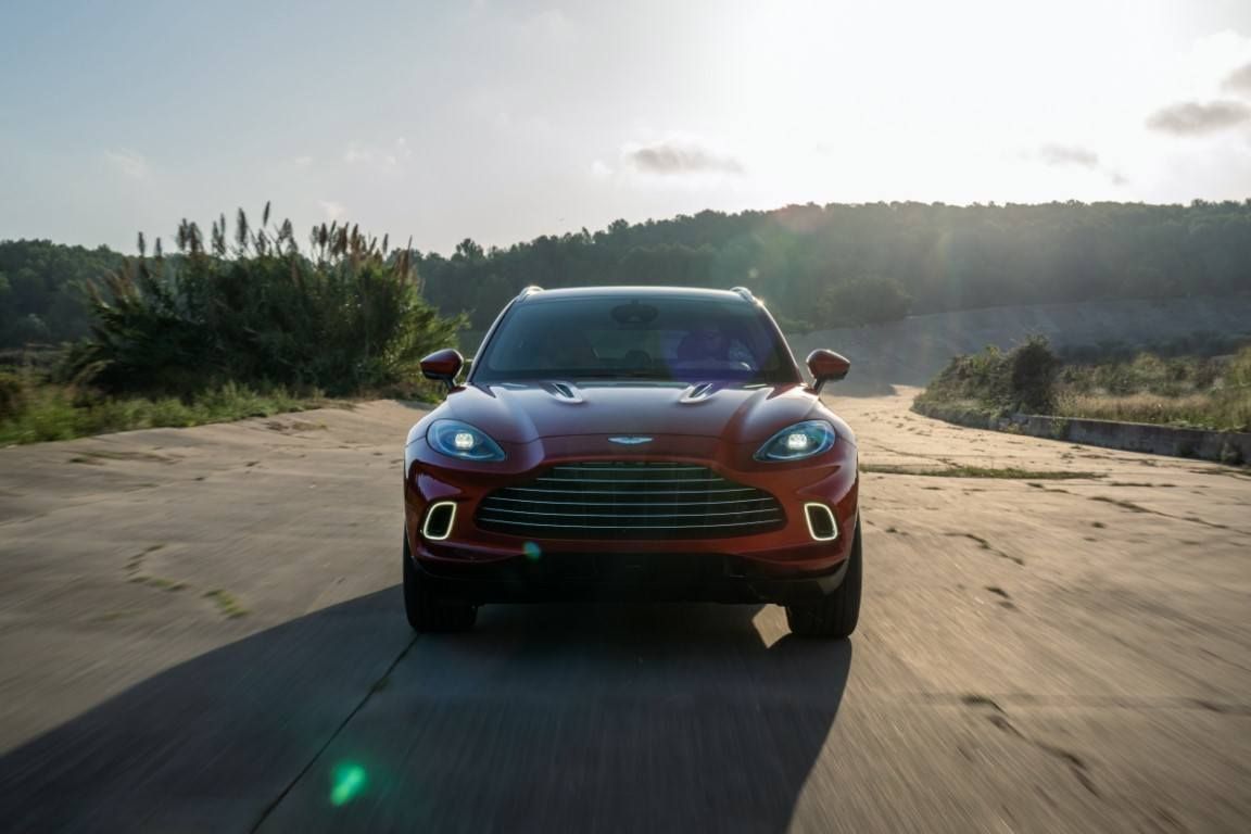 Equipamiento y precios del nuevo Aston Martin DBX, a la venta el SUV británico