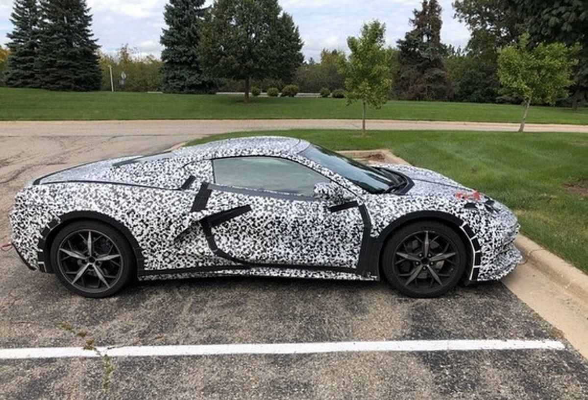 Chevrolet dice que esto no es un Corvette híbrido, aunque lo parezca