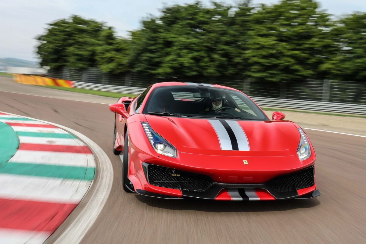 El Ferrari 488 Pista bate al McLaren P1 y al Porsche 911 GT2 RS en circuito