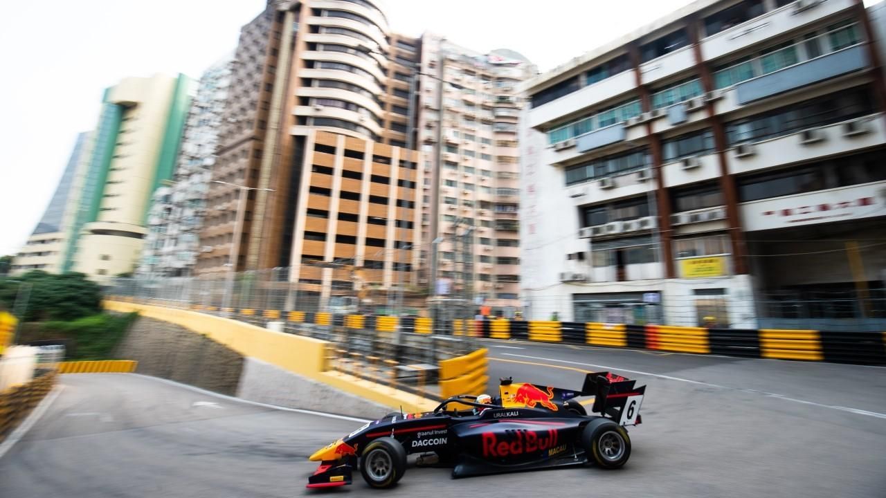 Jüri Vips resiste para ganar la carrera clasificatoria de F3 en Macao