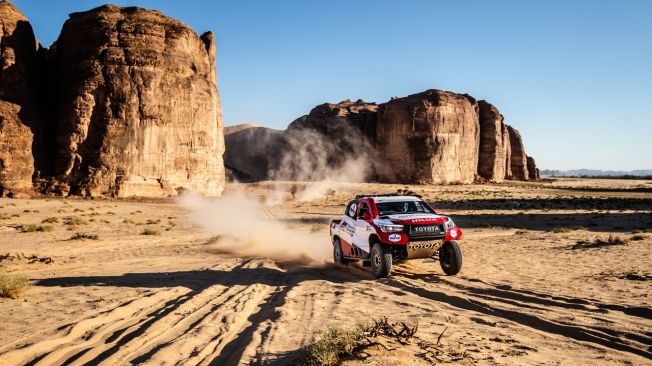 Alonso inicia el Ula Rally con ganas de acumular experiencia en el Toyota Hilux