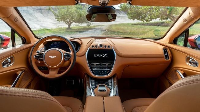 Aston Martin DBX - interior