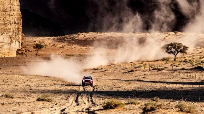 Fernando Alonso acaba cuarto en la primera etapa del Ula Rally