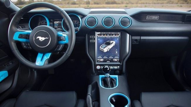 Ford Mustang Lithium - interior