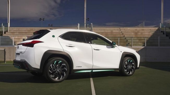 Lexus UX 250h Tennis Cup Edition - posterior