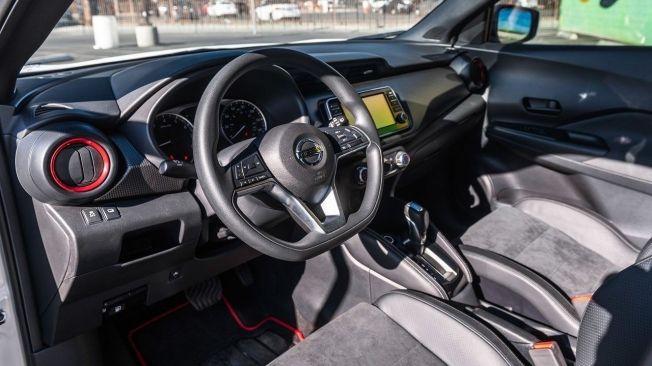 Nissan Kicks Street Sport Concept - interior