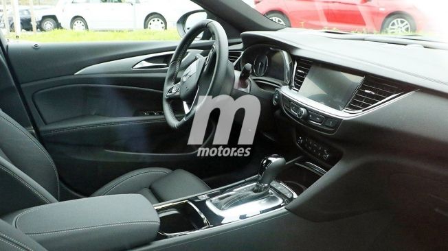 Opel Insignia 2020 - foto espía interior