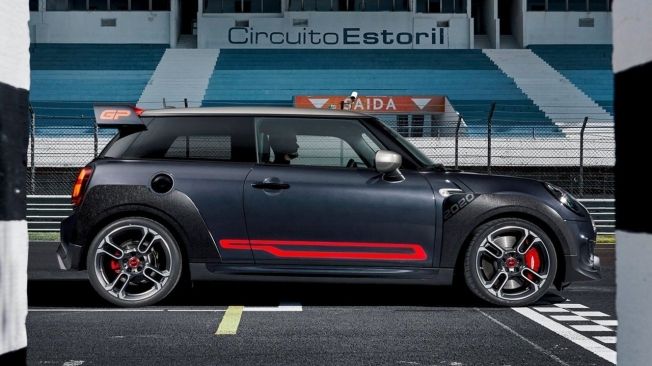 MINI John Cooper Works GP - lateral