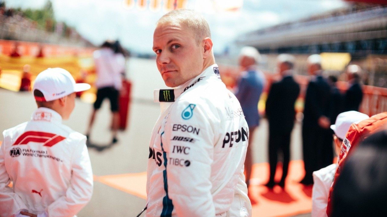 Bottas estrena motor Mercedes tras una fuga neumática en el del viernes