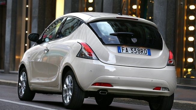 Lancia Ypsilon - posterior