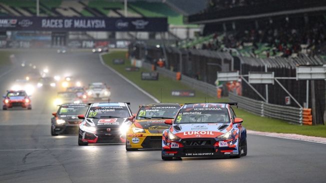 Norbert Michelisz alcanza la cúspide de los turismos tras ganar el WTCR