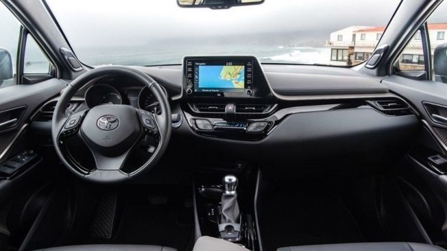 Toyota C-HR 2020 - interior