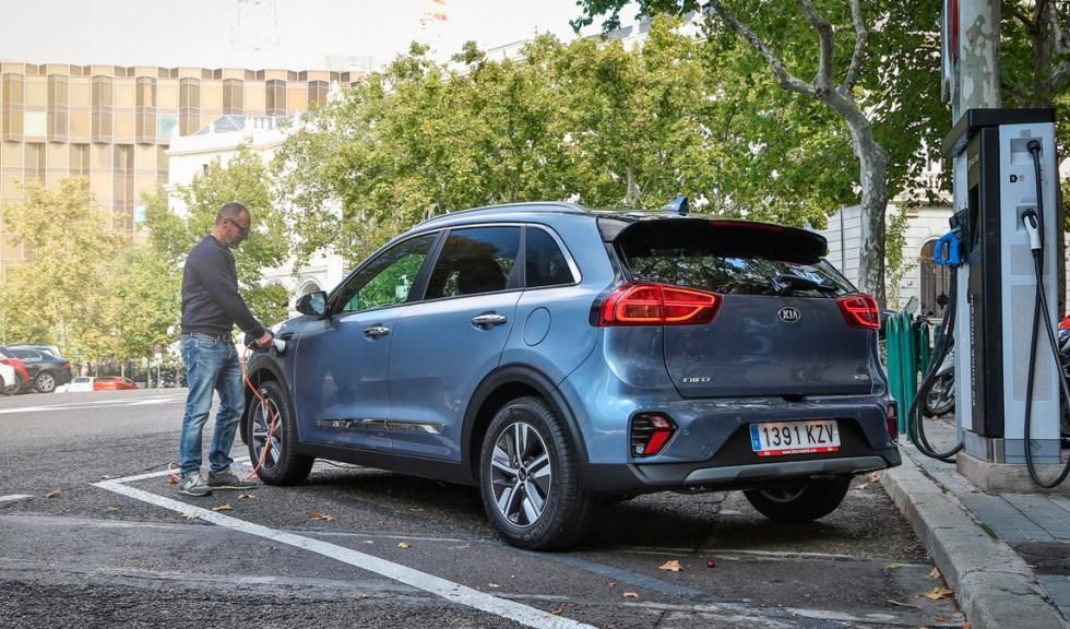 Los siete puntos que no debes pasar por alto si vas a comprar un coche eléctrico (teoría vs realidad)