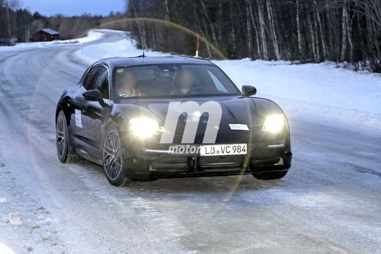 El nuevo Porsche Taycan Cross Turismo 2021 se destapa en las pruebas de invierno