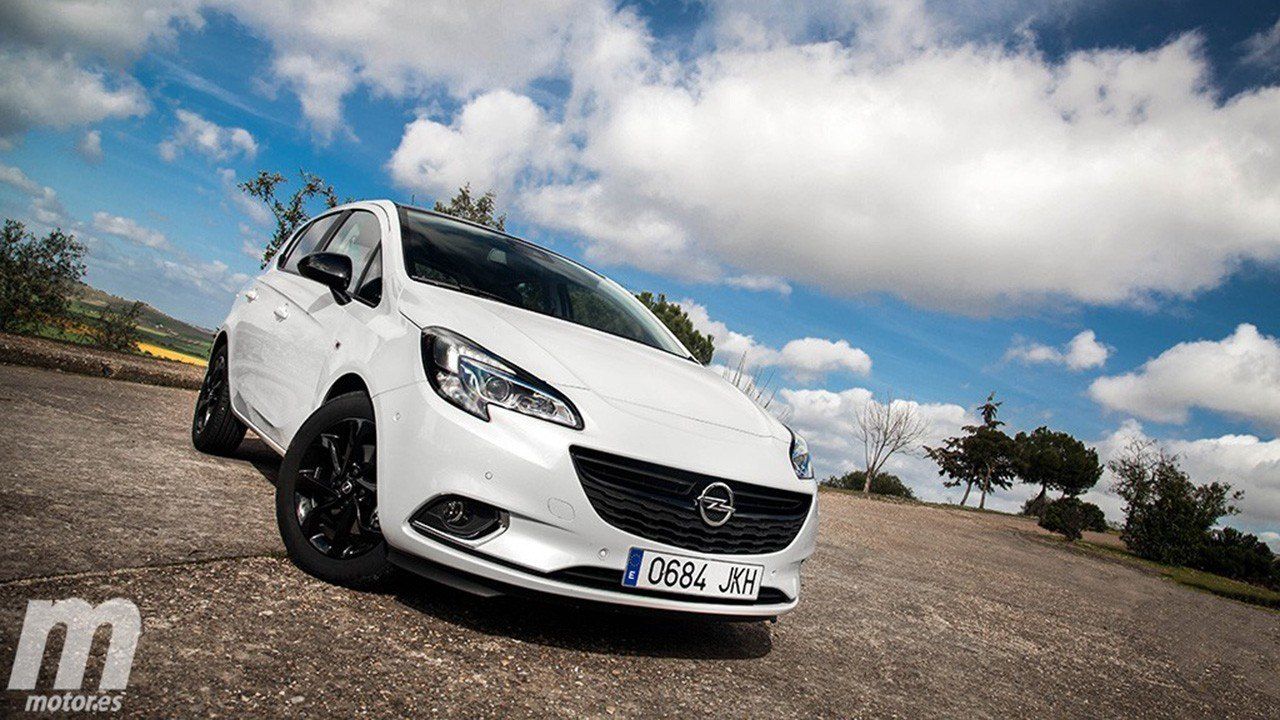 Reino Unido - Noviembre 2019: El Opel Corsa obtiene una clara victoria