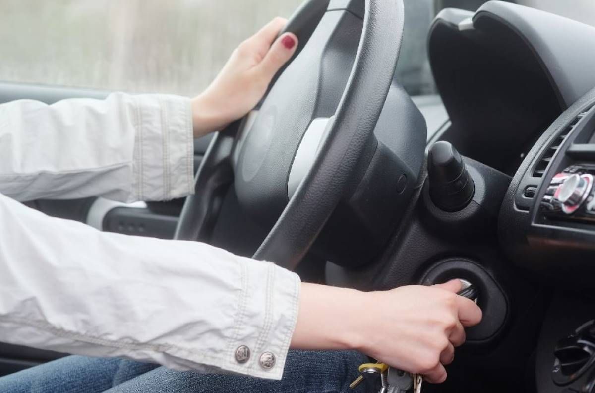 Cómo arrancar un coche sin batería, fácil y rápido