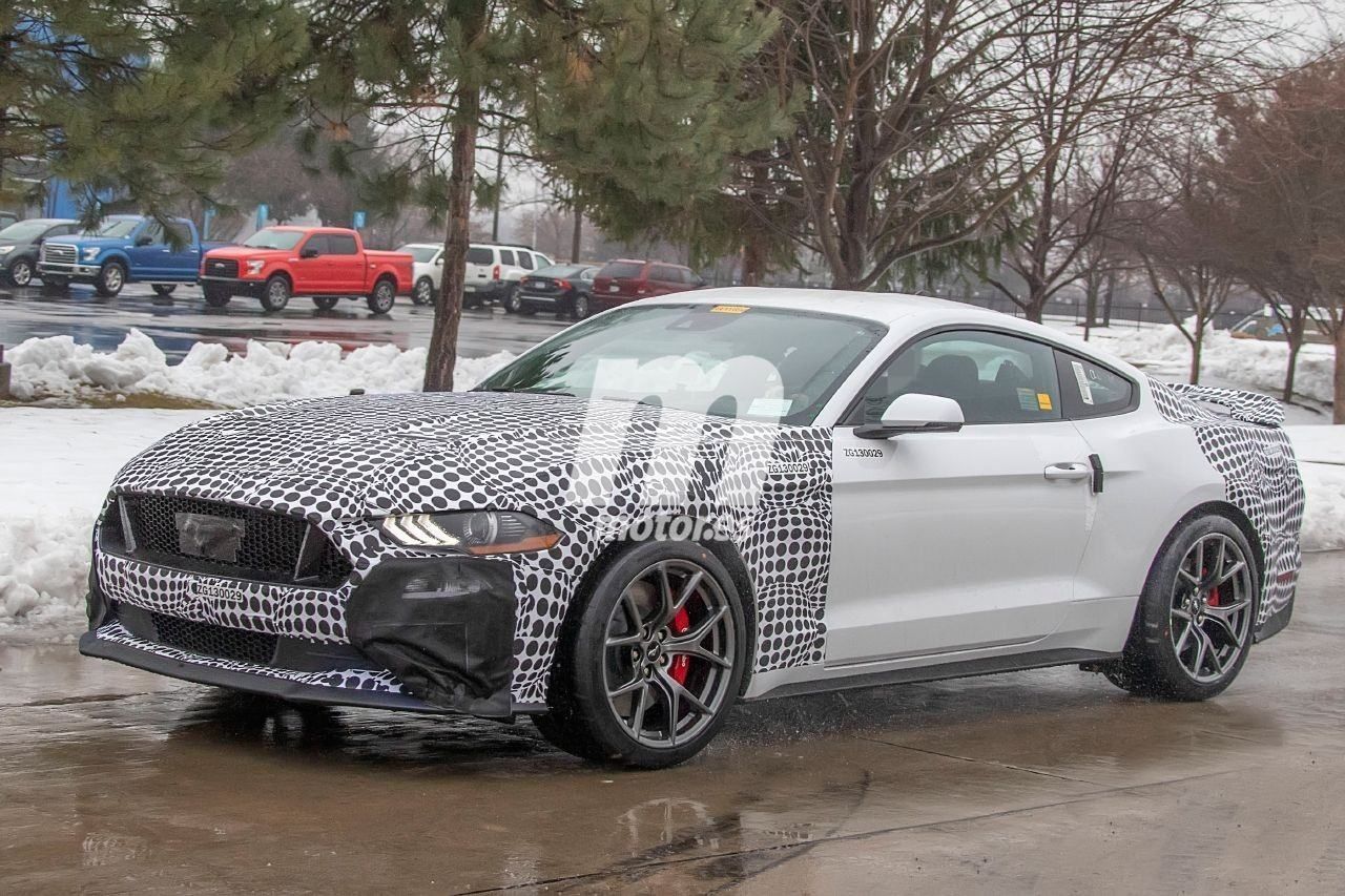 El esperado Ford Mustang Mach 1 vuelve a ser avistado a plena luz del día